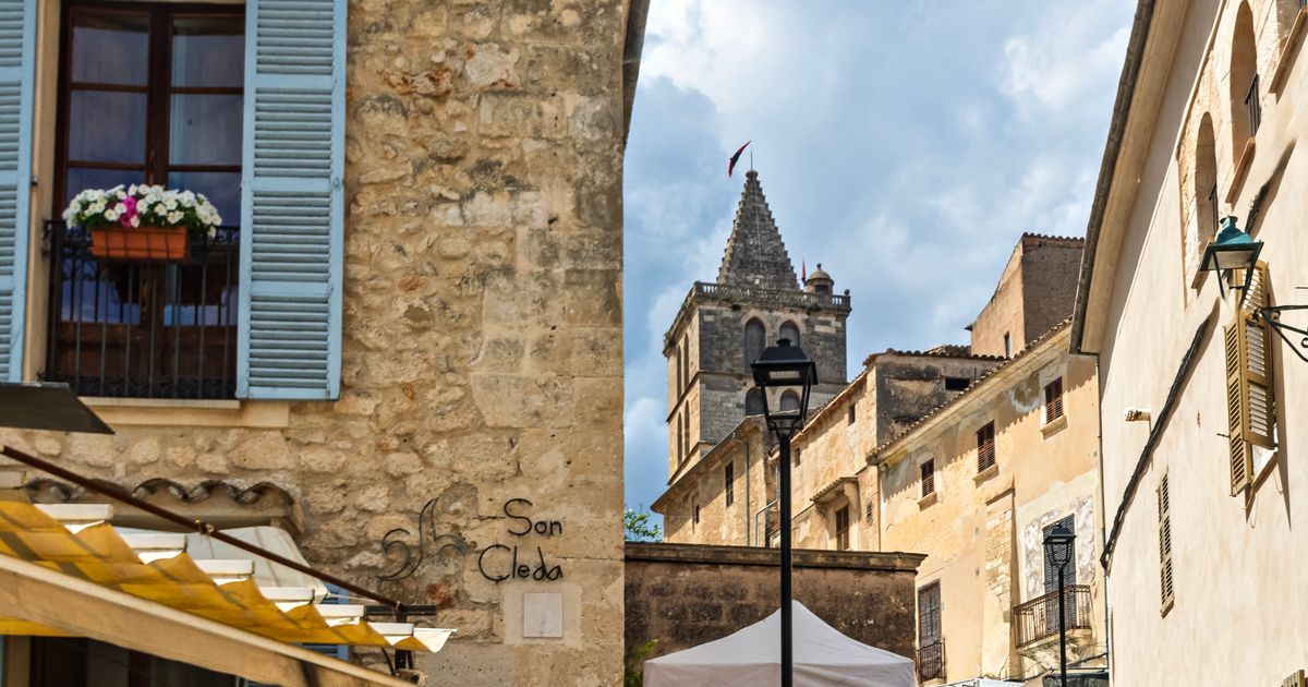 Bunter Wochenmarkt in Sineu im Herzen von Mallorca