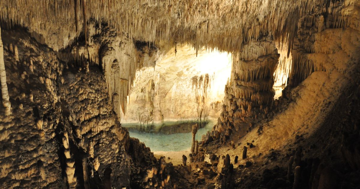 Drachenhöhlen Cuevas del Drach unterirdischer See