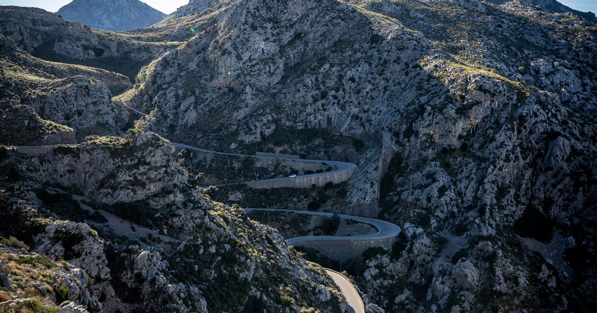 Serpentinen der Straße nach Sa Calobra mit Haarnadelkurven